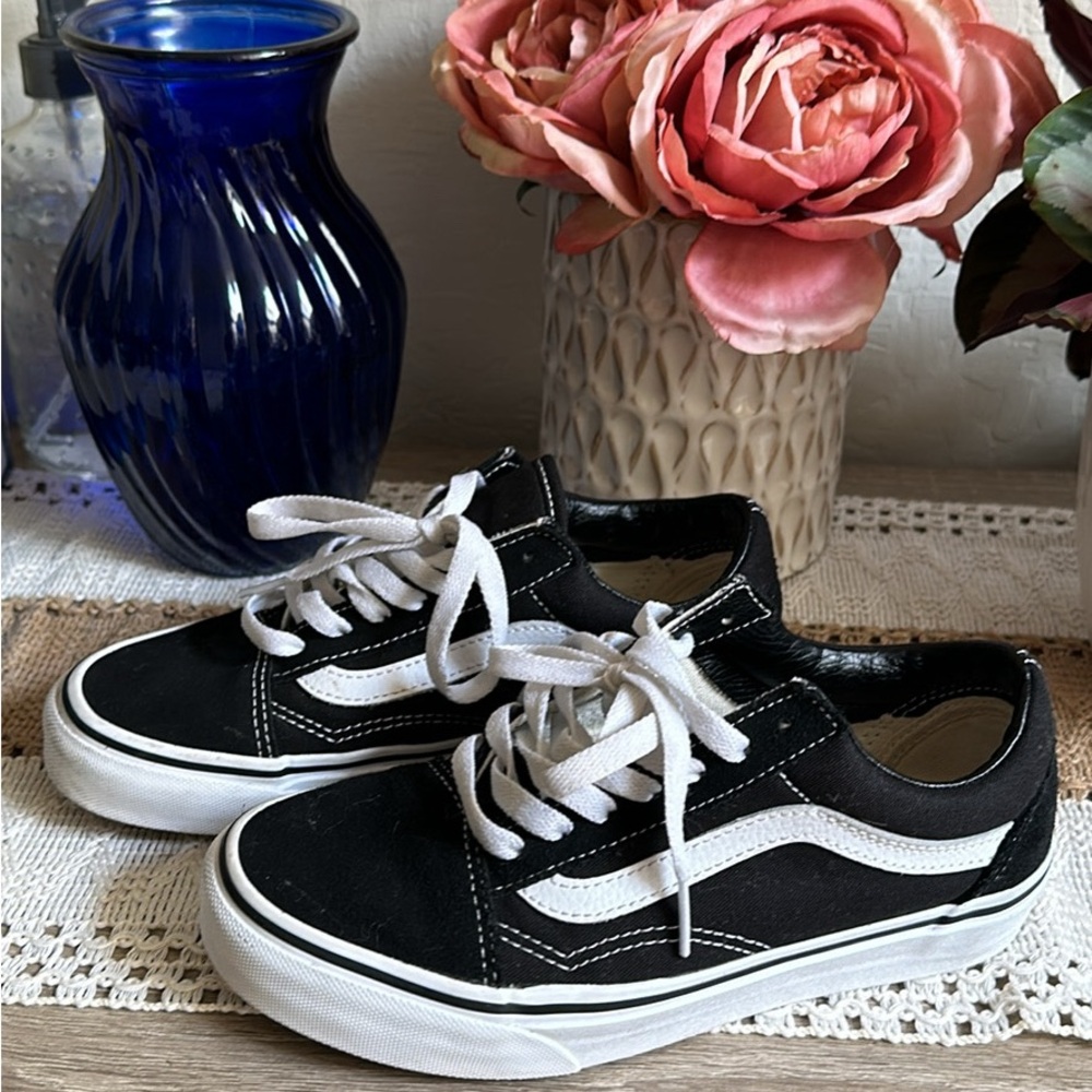 Kids vans black n white size 3.5 big kids - Picture 2 of 7